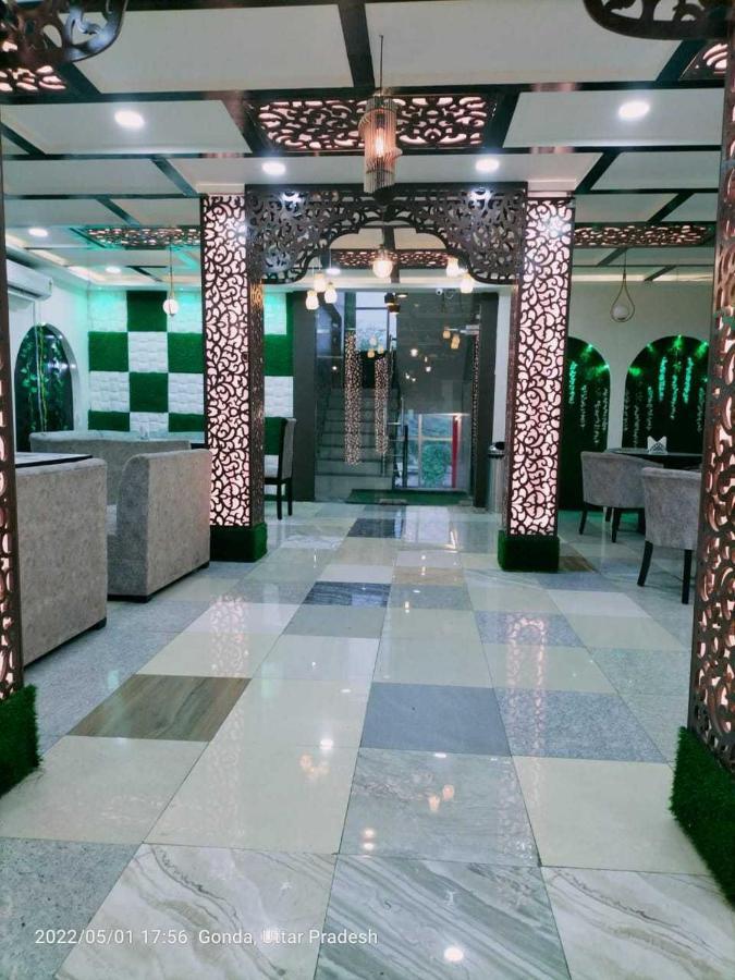 Oyo Mosaic Hotel And Restaurant Gonda Esterno foto