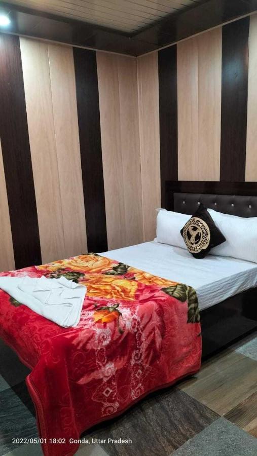 Oyo Mosaic Hotel And Restaurant Gonda Esterno foto